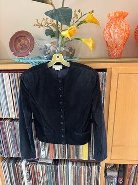 PRICE DROP: NW/OT JONES NEW YORK EXPERTLY LINED and TAILORED SUEDE SNAP-FRONT, 6